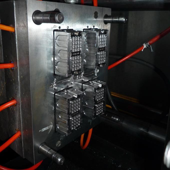 שיטת פעולת הזרקת פלסטיק